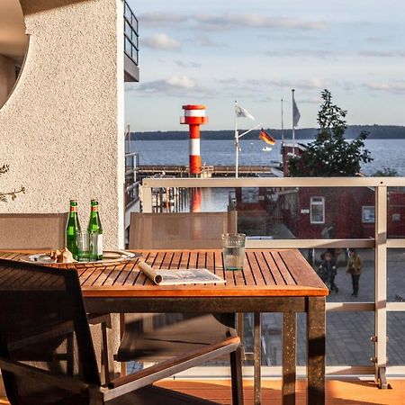 Apartmenthaus Hafenspitze Ap 5 - am Yachthafen 5 - Blickrichtung offenes MeerStrandpromenade Eckernförde Exterior foto