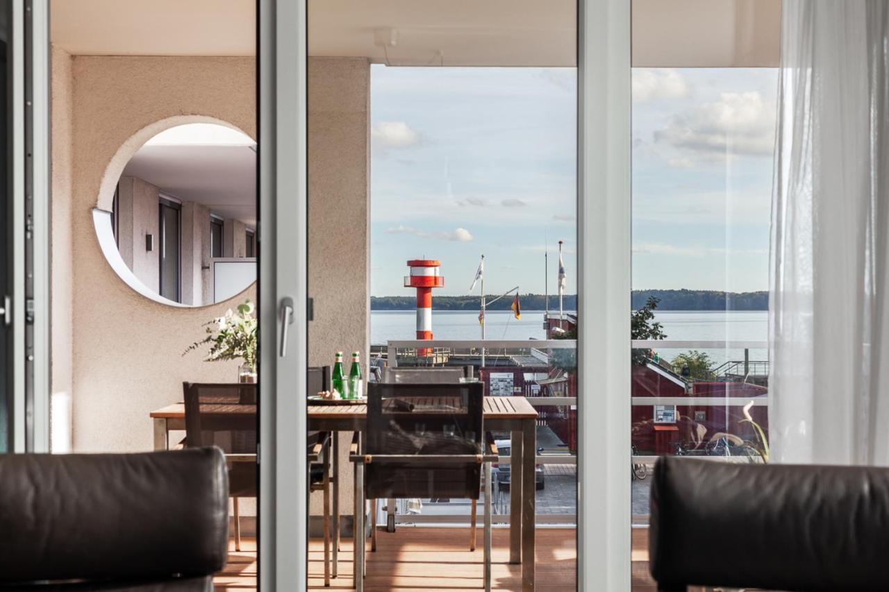 Apartmenthaus Hafenspitze Ap 5 - am Yachthafen 5 - Blickrichtung offenes MeerStrandpromenade Eckernförde Exterior foto