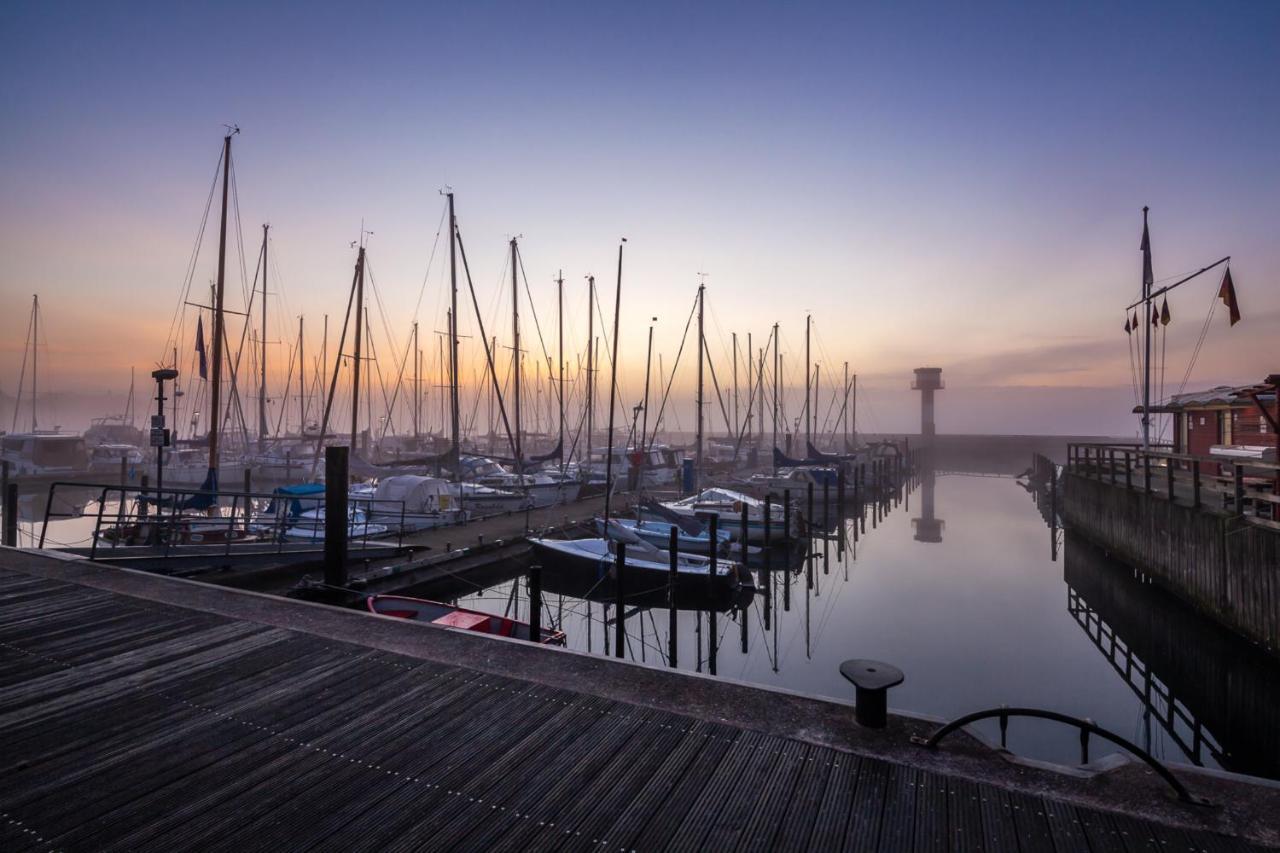Apartmenthaus Hafenspitze Ap 5 - am Yachthafen 5 - Blickrichtung offenes MeerStrandpromenade Eckernförde Exterior foto