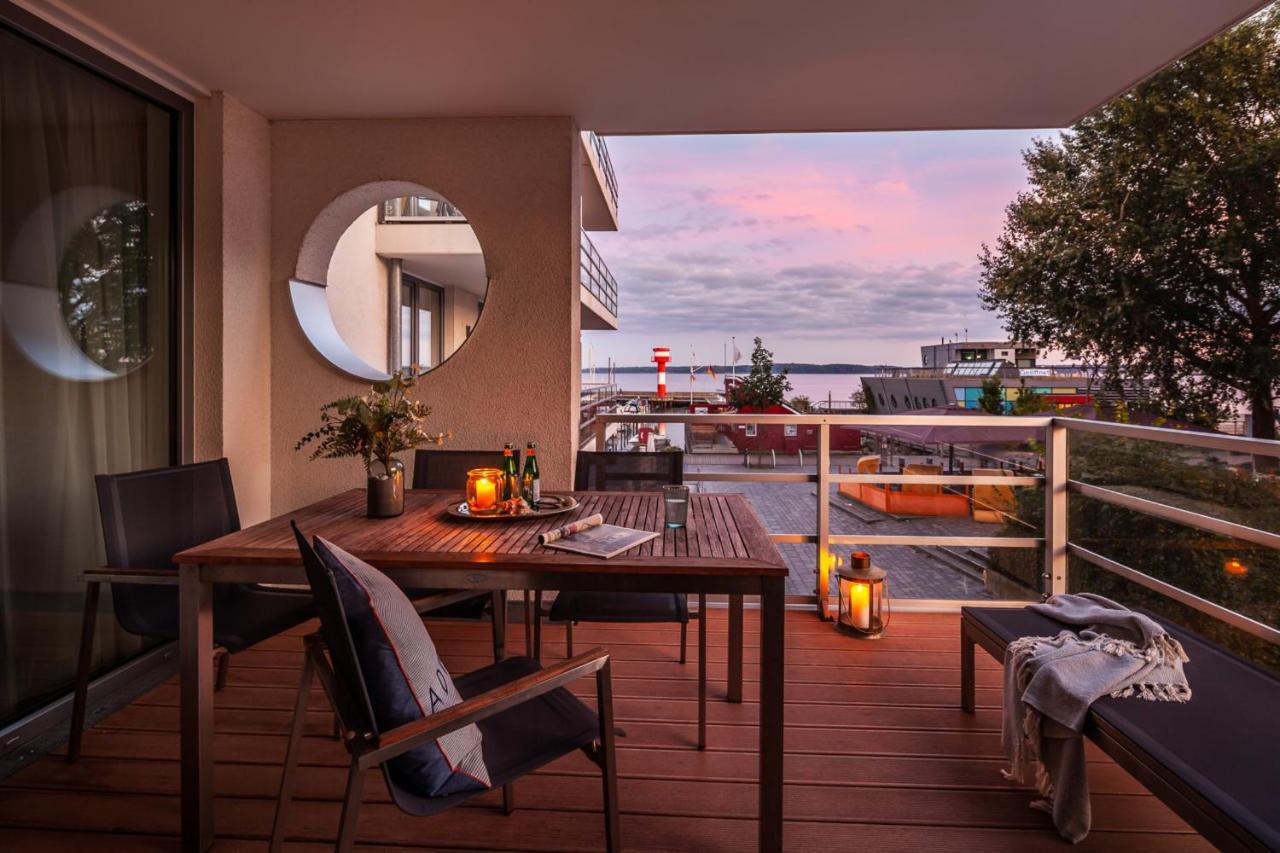 Apartmenthaus Hafenspitze Ap 5 - am Yachthafen 5 - Blickrichtung offenes MeerStrandpromenade Eckernförde Exterior foto